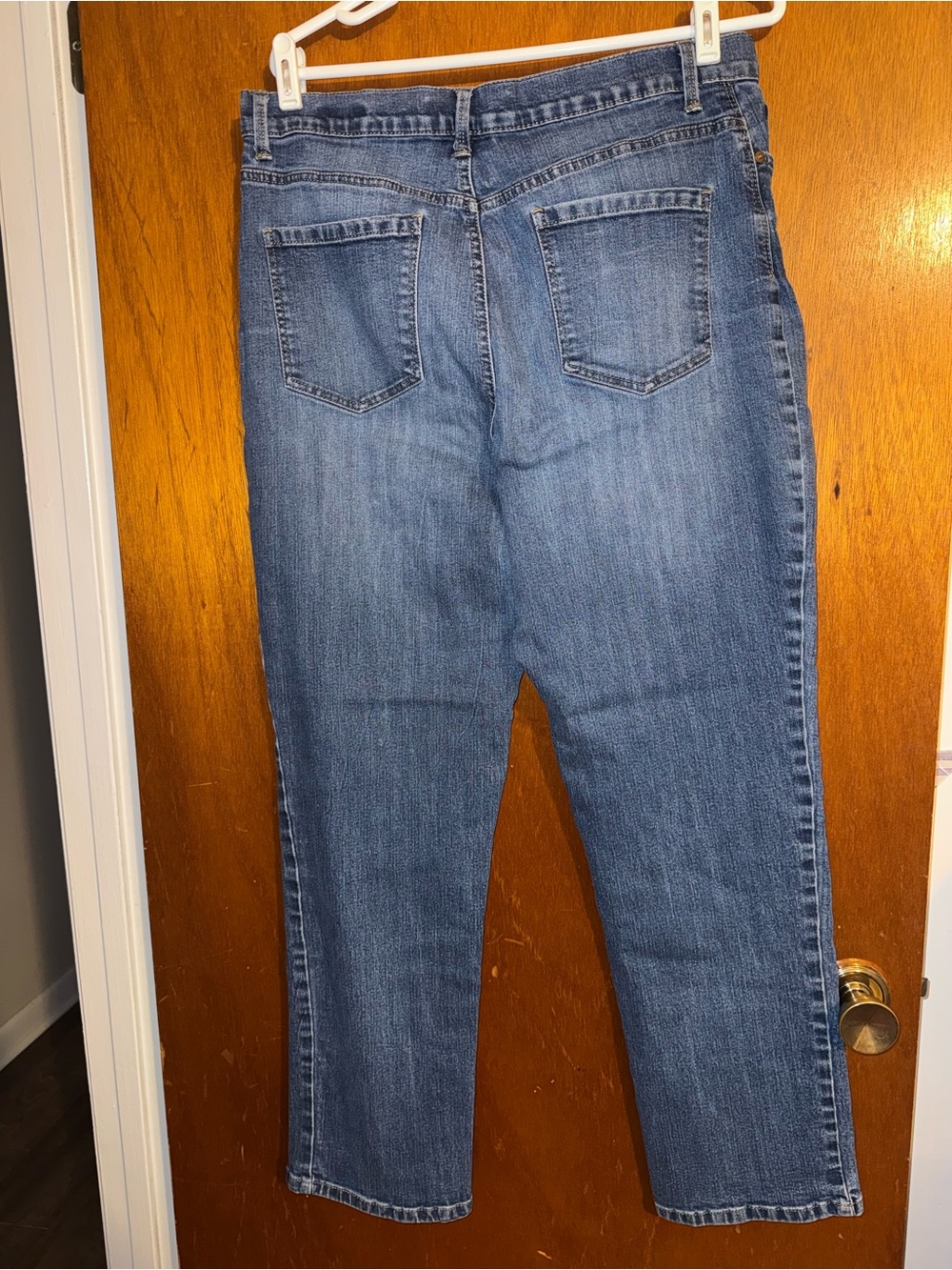 Gloria Vanderbilt Women's Straight Leg Jeans in Medium Blue - Picture 2 of 5
